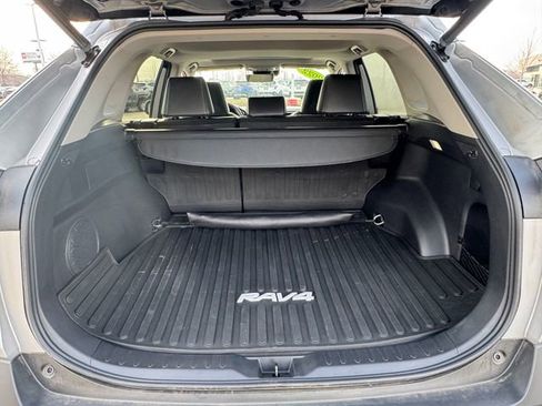 Used 2022 Toyota RAV4 Limited image 7