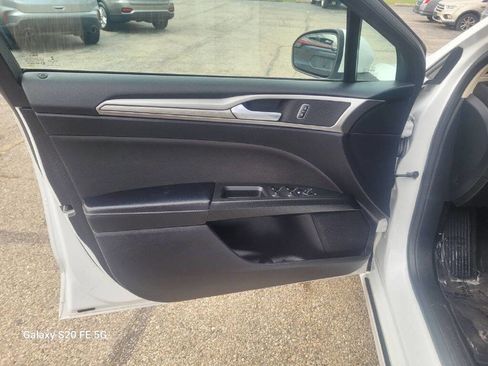 Used 2019 Ford Fusion SE image 8