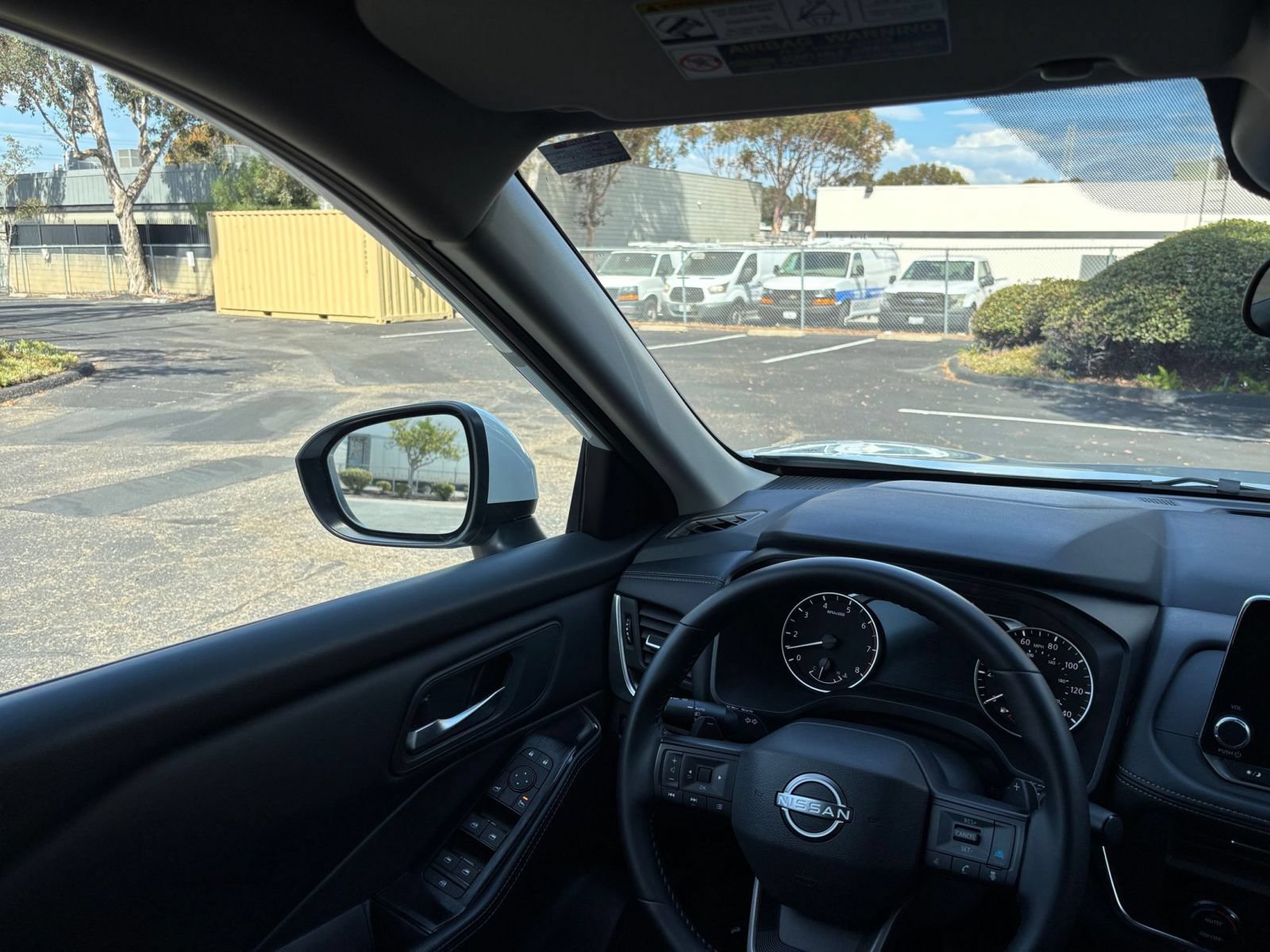 Used 2025 Nissan Rogue SV AWD/4WD image 35