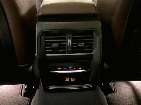 Certified 2023 BMW 330i xDrive Sedan w/ Premium Package image 33