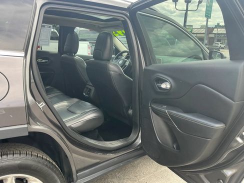 Used 2014 Jeep Cherokee Limited w/ Technology Group AWD/4WD image 11