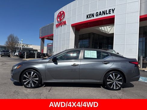 Used 2022 Nissan Altima 2.5 SR image 3