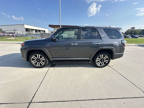 Used 2022 Toyota 4Runner Limited AWD/4WD image 11
