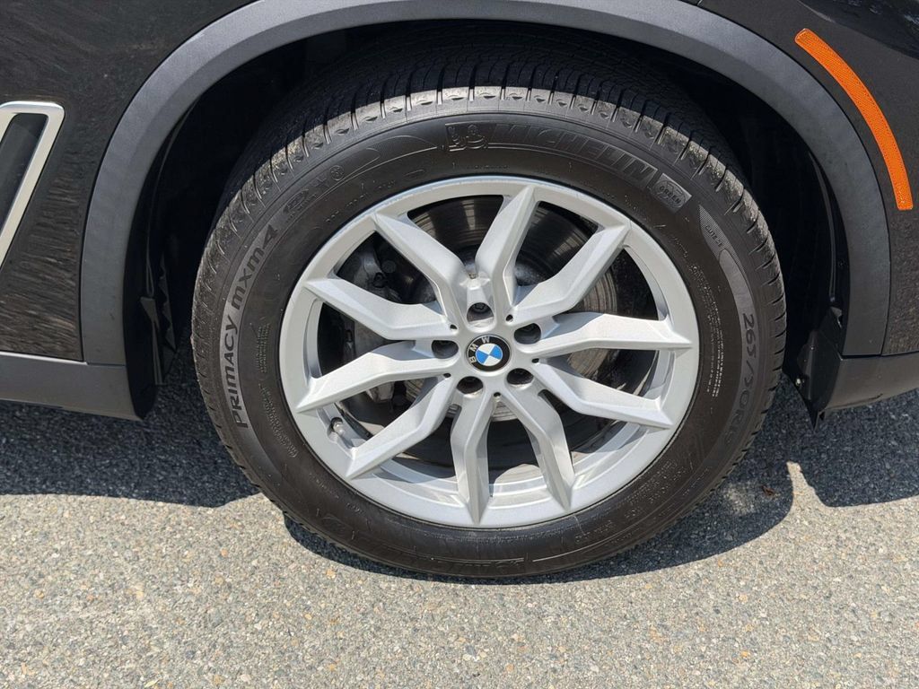 Used 2023 BMW X5 xDrive40i w/ Premium Package AWD/4WD image 7