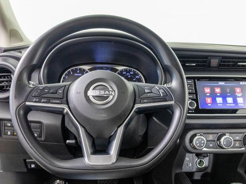 Used 2022 Nissan Kicks S FWD image 28