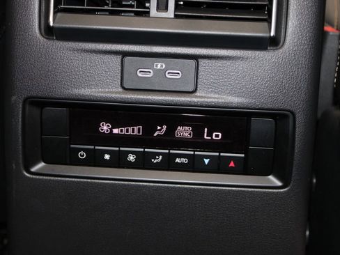 Used 2025 MAZDA CX-70 Plug-In Hybrid w/ Premium Pkg image 32