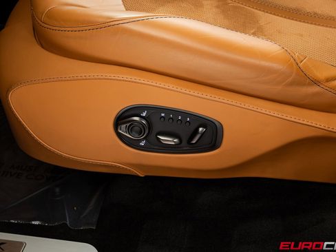 Used 2022 Aston Martin DBX image 42