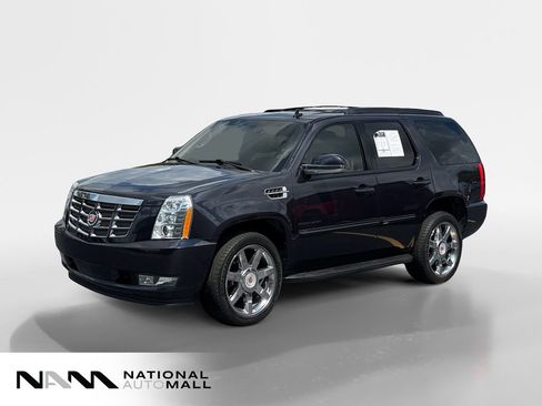 Used 2013 Cadillac Escalade Luxury AWD/4WD image 1