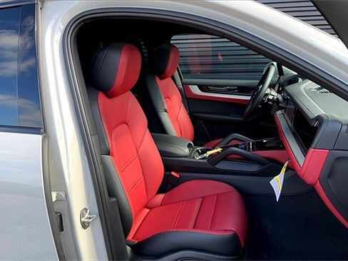 New 2026 Porsche Cayenne E-Hybrid Coupe image 25