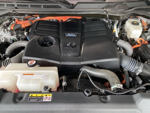 Used 2023 Toyota Sequoia Capstone AWD/4WD image 9