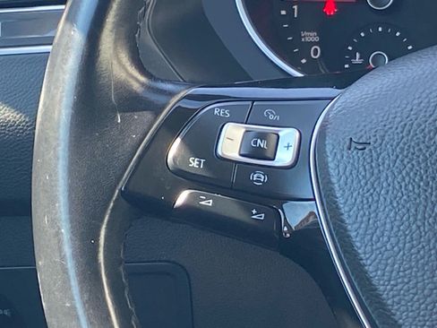 Used 2019 Volkswagen Tiguan SE FWD image 6