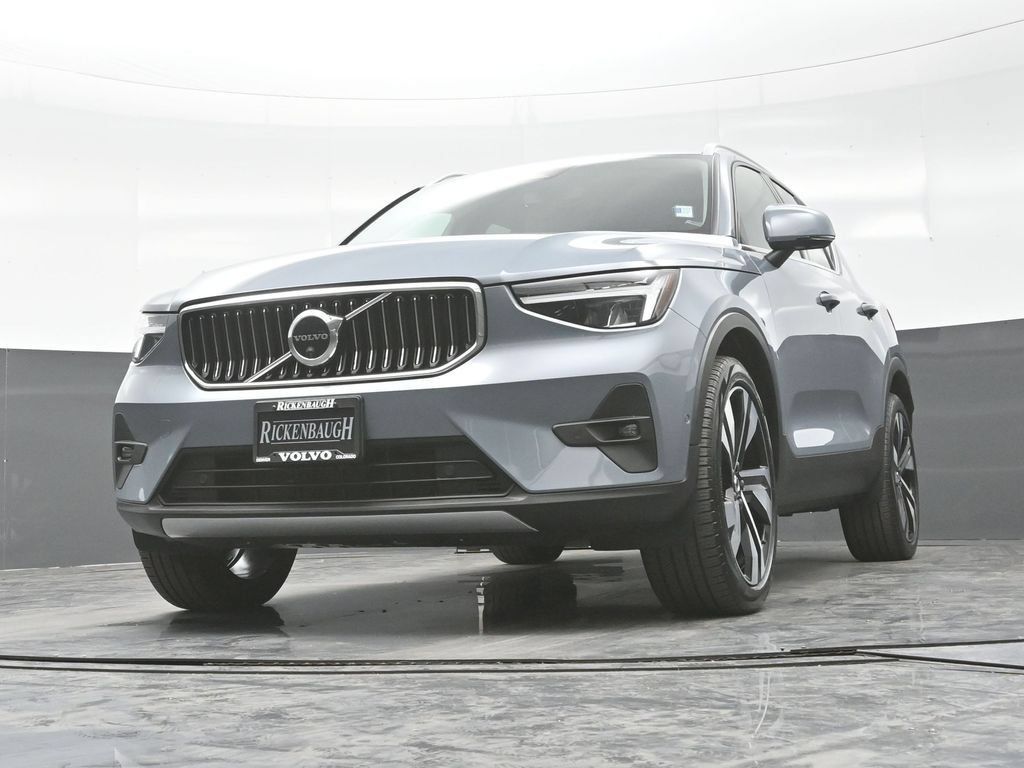 Used 2023 Volvo XC40 B5 Ultimate w/ Protection Package Premier AWD/4WD image 24