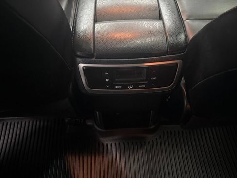 Used 2016 Toyota Highlander XLE FWD image 20