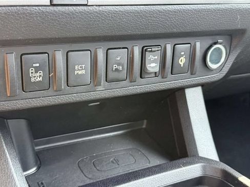 Used 2016 Toyota Tacoma TRD Off-Road w/ Premium & Technology Package RWD image 27