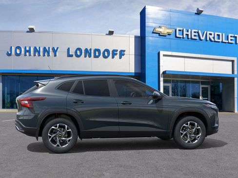 New 2026 Chevrolet Trax LT w/ Sunroof Package image 5