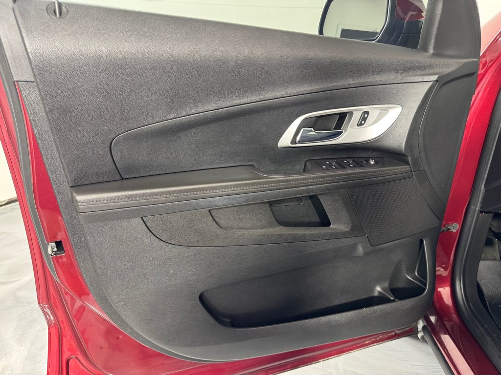 Used 2017 Chevrolet Equinox LT FWD image 10