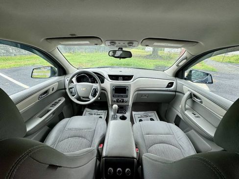 Used 2017 Chevrolet Traverse LS FWD image 16