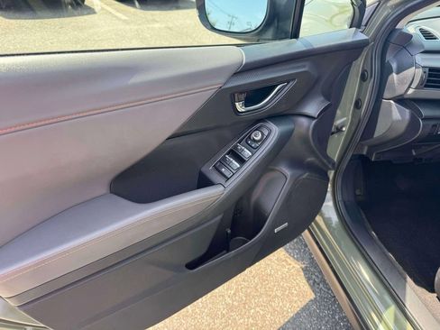 Used 2024 Subaru Crosstrek 2.5i Limited AWD/4WD image 19