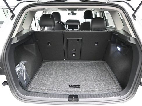 New 2026 Volkswagen Taos SE image 12