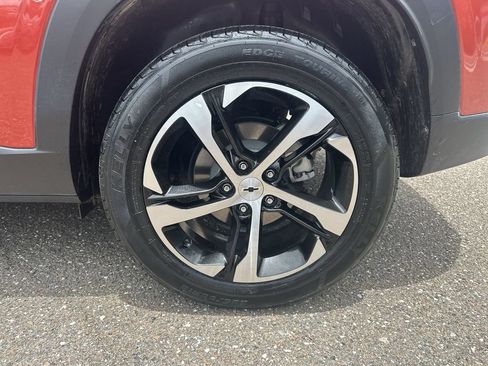 Used 2024 Chevrolet Trax RS w/ Driver Confidence Package FWD image 31