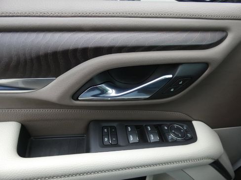 Used 2021 GMC Yukon XL Denali w/ Denali Ultimate Package image 21