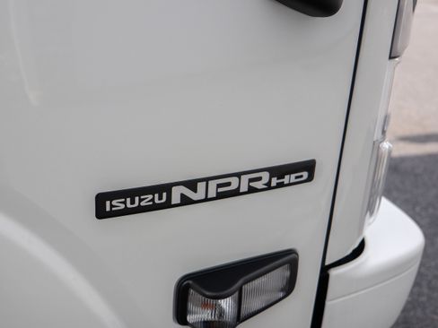 Used 2024 Isuzu NPR image 33