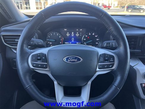 Used 2021 Ford Explorer XLT w/ Equipment Group 202A image 12