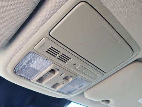 Used 2017 Honda CR-V Touring image 29