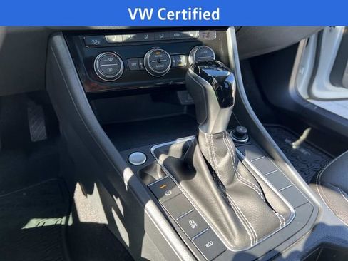 Certified 2024 Volkswagen Jetta SE w/ Panoramic Sunroof Package image 25