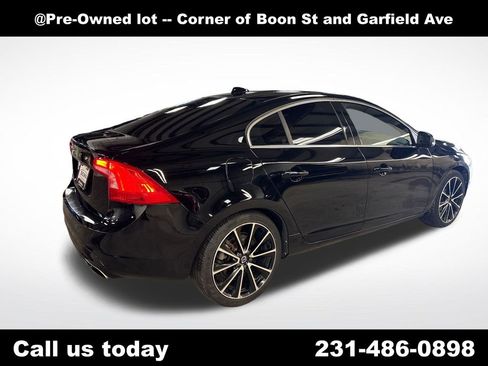 Used 2016 Volvo S60 T5 Premier w/ Convenience Package FWD image 5