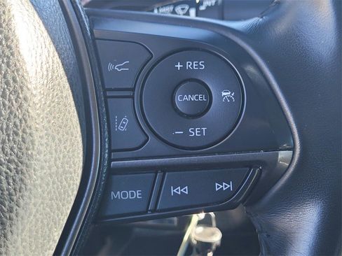 Used 2022 Toyota Camry SE image 24