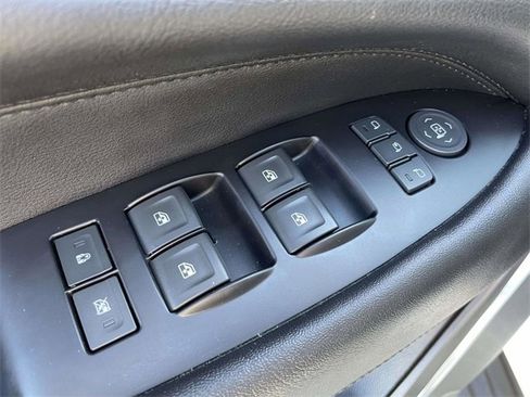 Used 2019 Cadillac Escalade Premium Luxury image 18