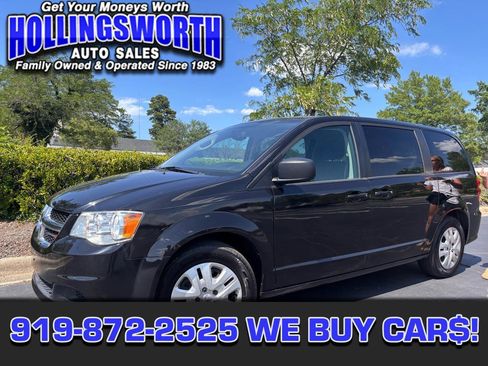Used 2018 Dodge Grand Caravan SE w/ UConnect Hands-Free Group FWD image 1