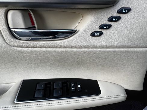 Used 2017 Lexus ES 350 w/ Premium Package image 14