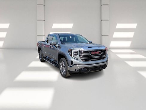 New 2026 GMC Sierra 1500 SLT image 3