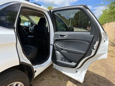 Used 2024 Ford Edge SEL image 21