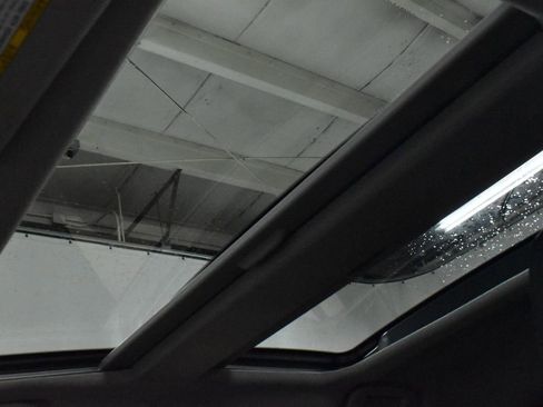 Used 2024 Toyota Prius XLE image 20