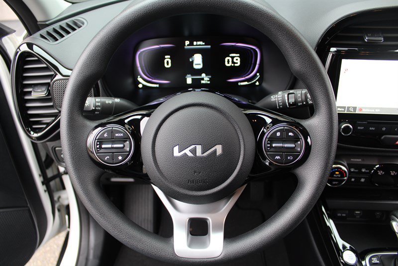 Used 2023 Kia Soul S FWD image 17