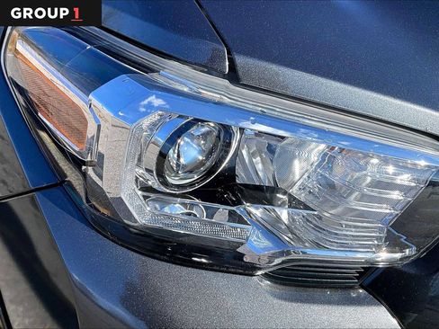 Certified 2022 Toyota Tacoma TRD Sport image 26