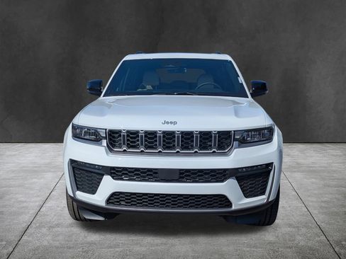 New 2026 Jeep Grand Cherokee Limited RWD image 9