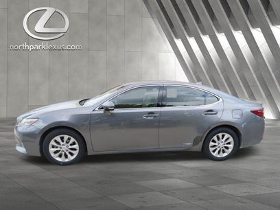 Used 2015 Lexus ES 300h w/ Navigation System Package