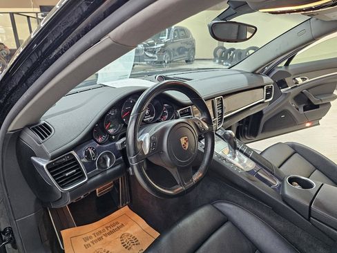 Used 2016 Porsche Panamera image 19