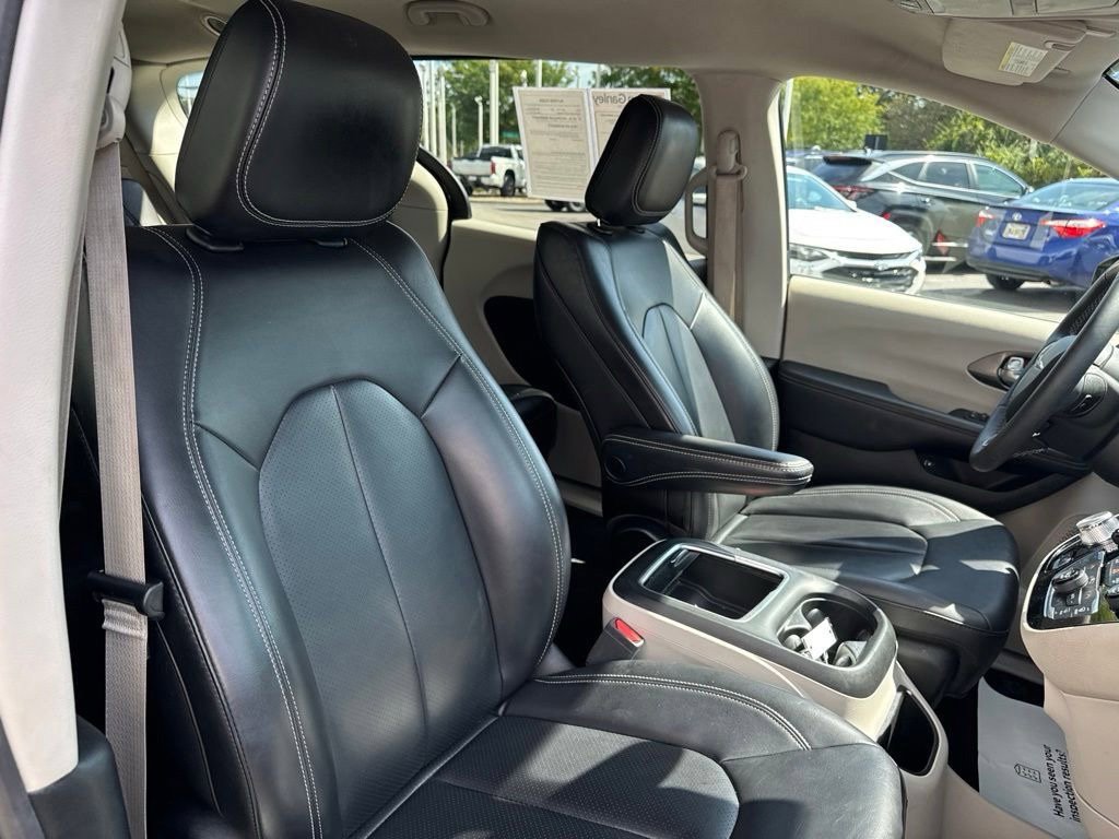 Used 2024 Chrysler Pacifica Limited FWD image 20