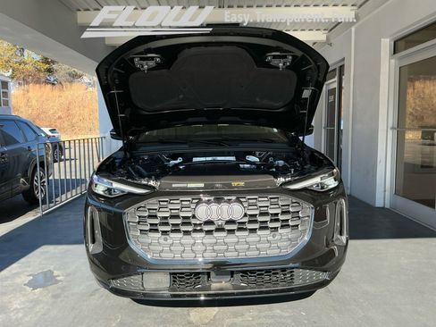 Certified 2025 Audi Q5 Premium Plus w/ Premium Plus image 17