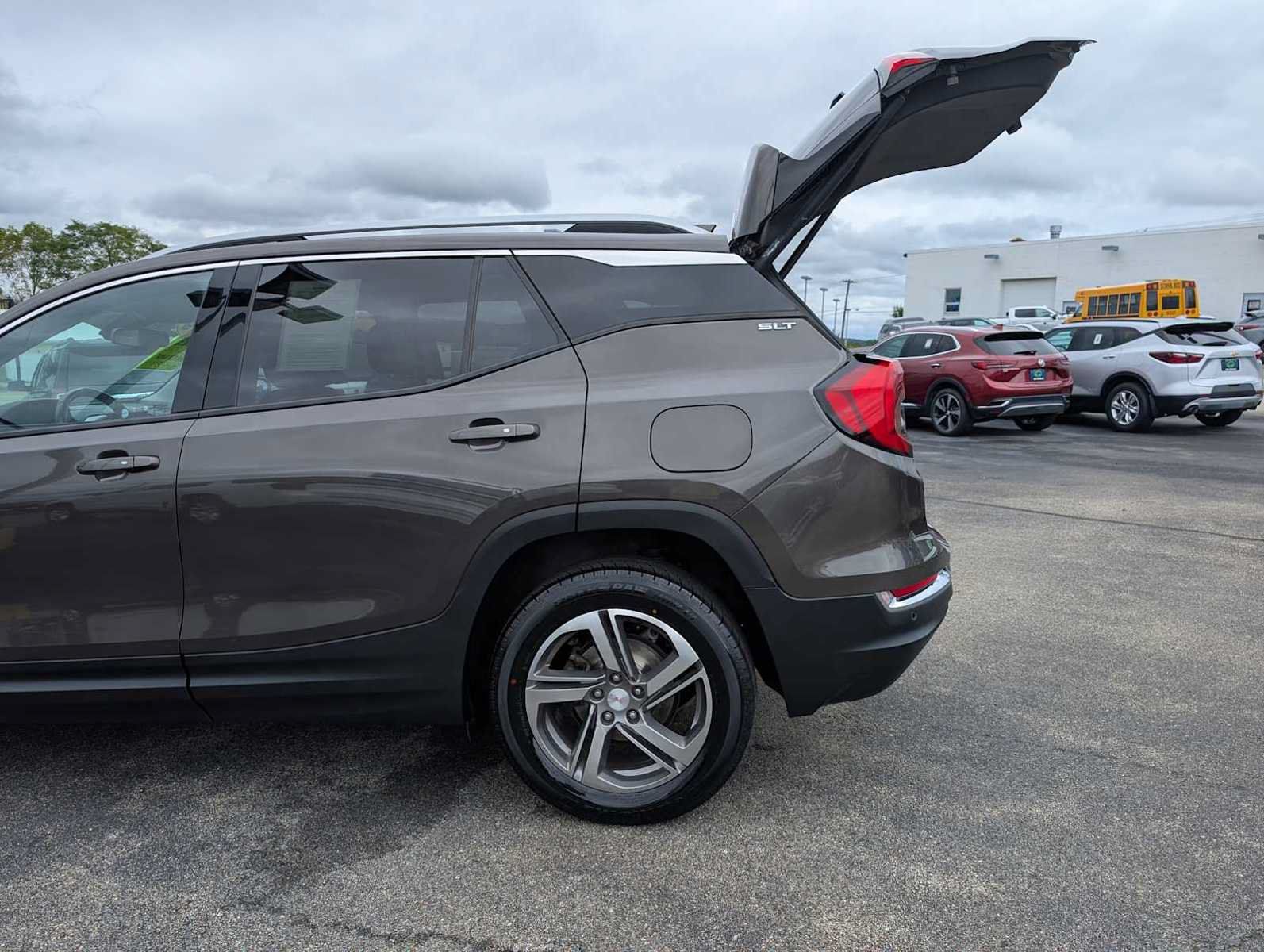 Used 2019 GMC Terrain SLT w/ Preferred Package AWD/4WD image 11