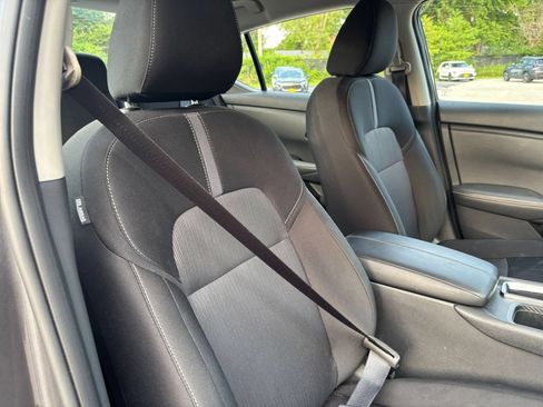 Used 2025 Nissan Sentra SV FWD image 33