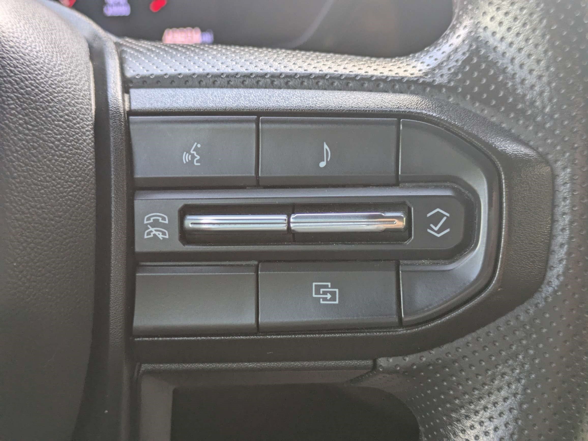 Used 2024 Chevrolet Colorado W/T w/ WT Convenience Package II RWD image 24