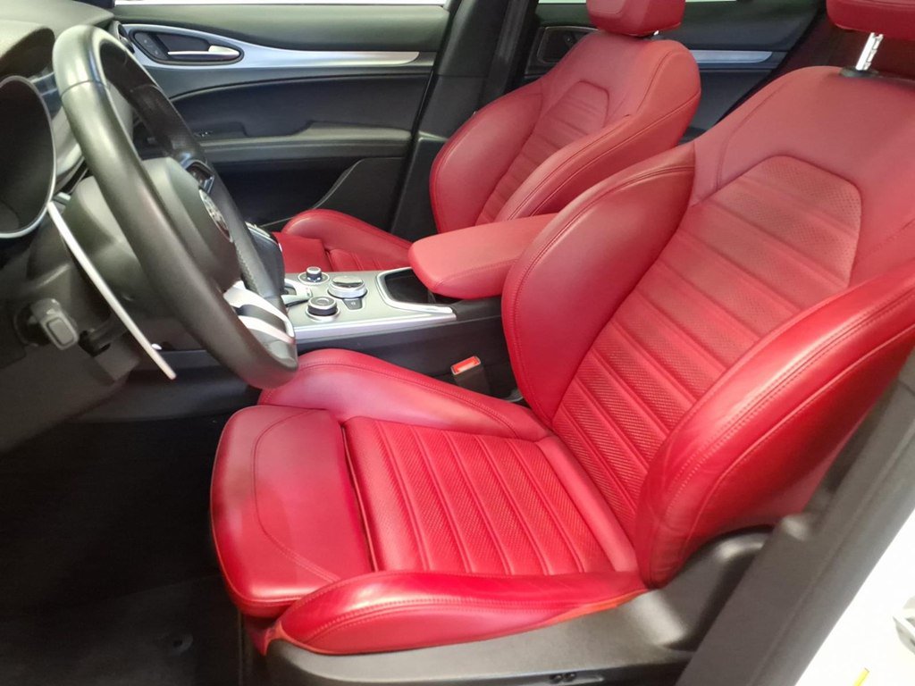 Used 2023 Alfa Romeo Stelvio Veloce AWD/4WD image 18