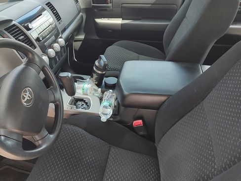 Used 2010 Toyota Tundra 4x4 Double Cab image 11