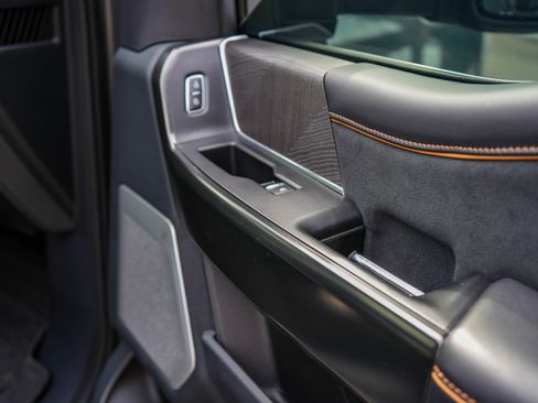 Used 2024 Ford F250 Platinum w/ Tremor Off-Road Package image 38